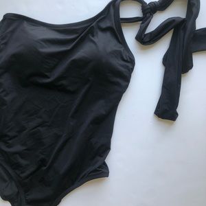 Size medium nwot black one piece swim